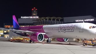 Lietadlo Airbus A321neo aerolinky Wizz Air Malta na letisku Viedeň-Schwechat