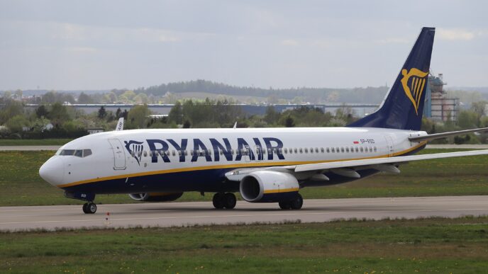 Boeing 737 spoločnosti Ryanair na odbavovacej ploche