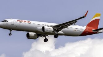 Airbus A321XLR španielskej aerolinky Iberia v klesaní na pristátie